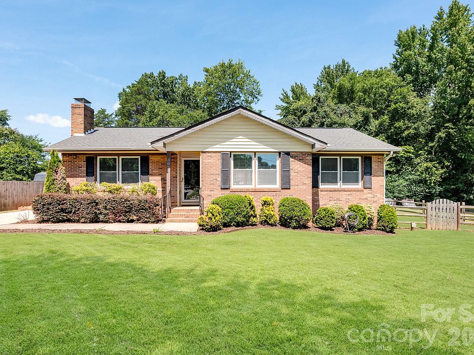 1st image of 3028 Dylan Pl NW