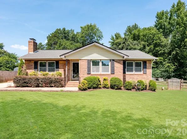 3028 Dylan Pl NW, Concord, NC 28027