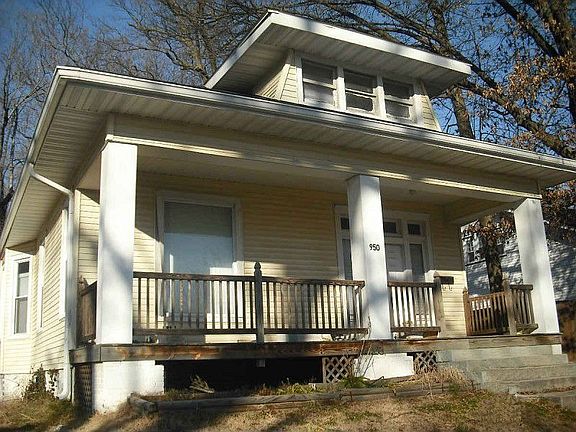 2nd image of 950 E Blackford Ave