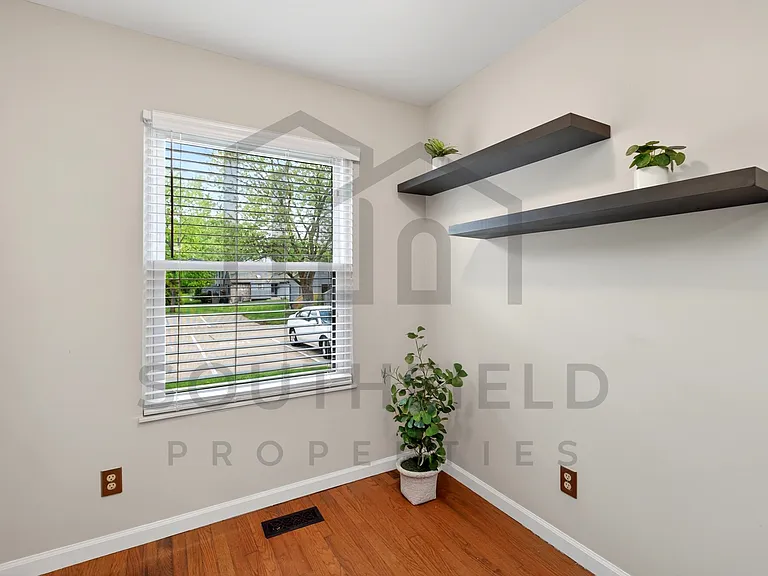 1069 Crisfield Dr #1 — Photo 6
