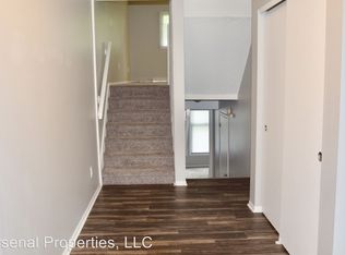 3203 Schuetzen Ln, Davenport, IA 52804