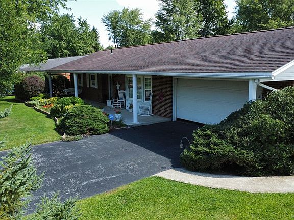 3rd image of 220 Jeanette Dr