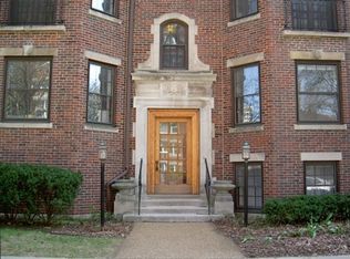 1100 Grove St APT 1W, Evanston, IL 60201