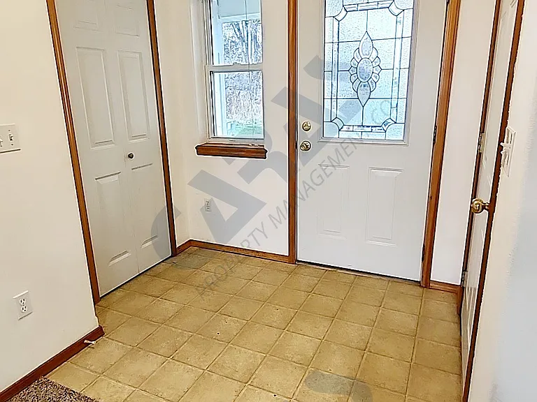 208 2nd Ave SE — Photo 2