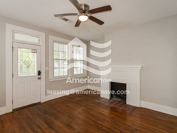 1523774_005_living_room_13788575.jpg