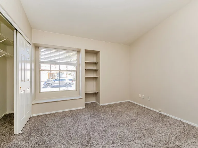 607 Park Landing Ct — Photo 12