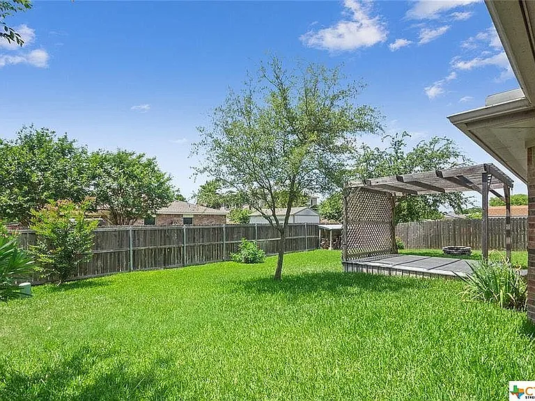 5214 Southern Crossing Dr — Photo 23