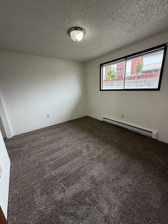 383 2nd Ave — Photo 3