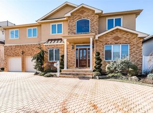 2862 Bay Dr, Merrick, NY 11566