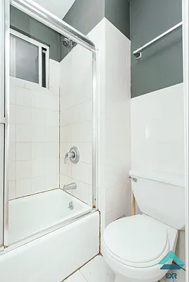 Rented by EXR | media 76