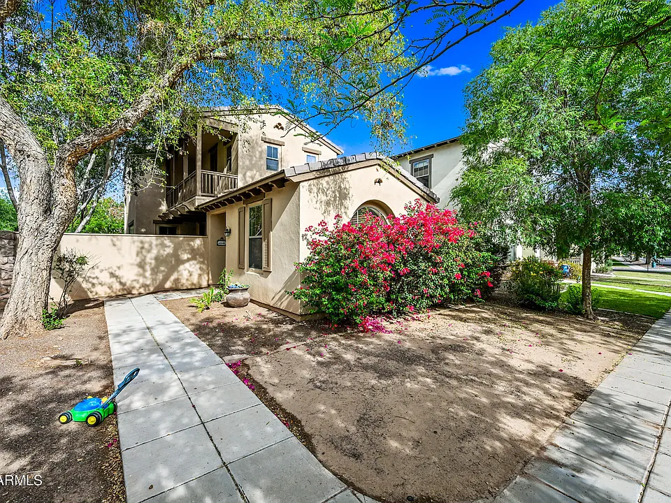 15340 W Dahlia Dr