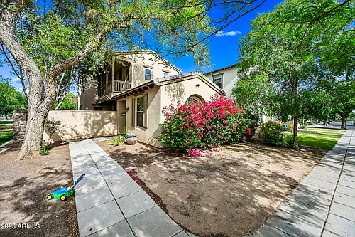 15340 W Dahlia Dr Photo 1