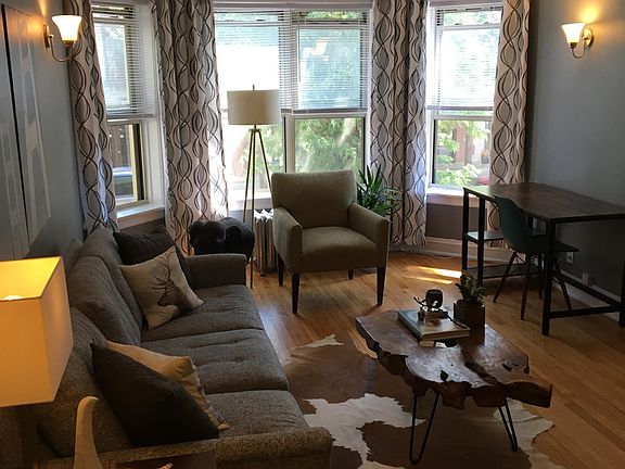 3rd image of 1448 W Winnemac Ave APT 1A