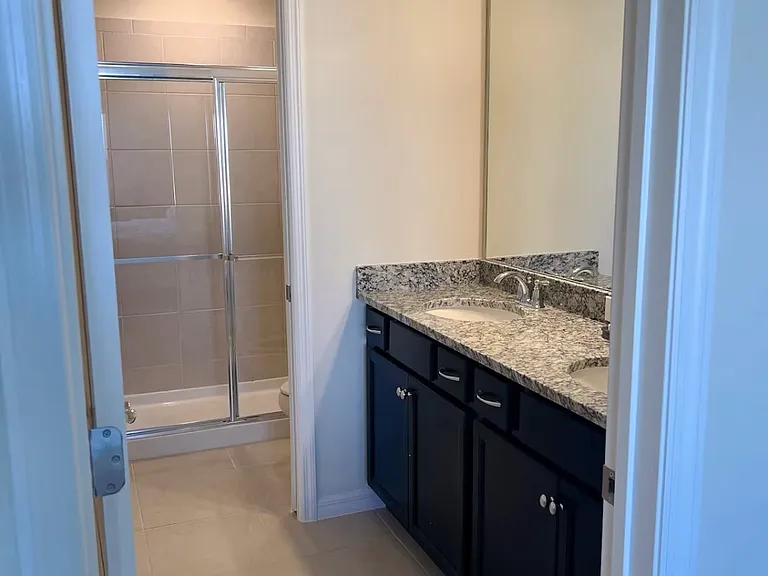 372A Pacific Ln — Photo 23