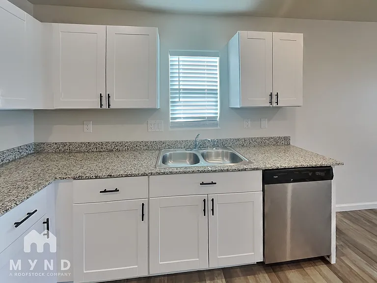 11164 W Arvada Dr — Photo 3