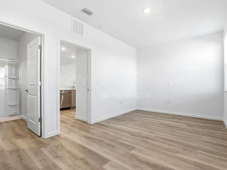 Venture Apartments — Photo 55