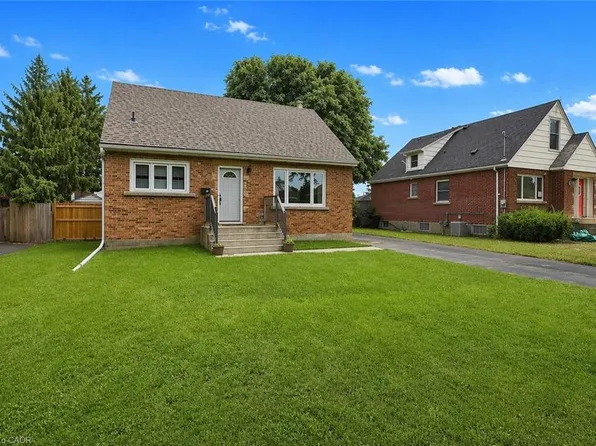 15 Gailmont Dr, Hamilton, ON L8K 4B2