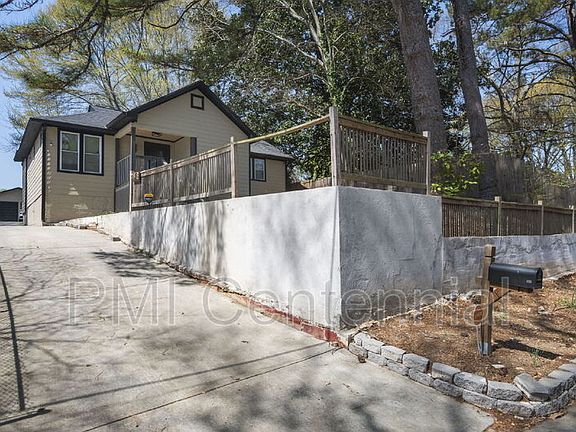 3rd image of 562 Gary Rd NW
