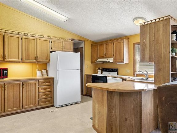 3rd image of 52 Big Sky Country Dr