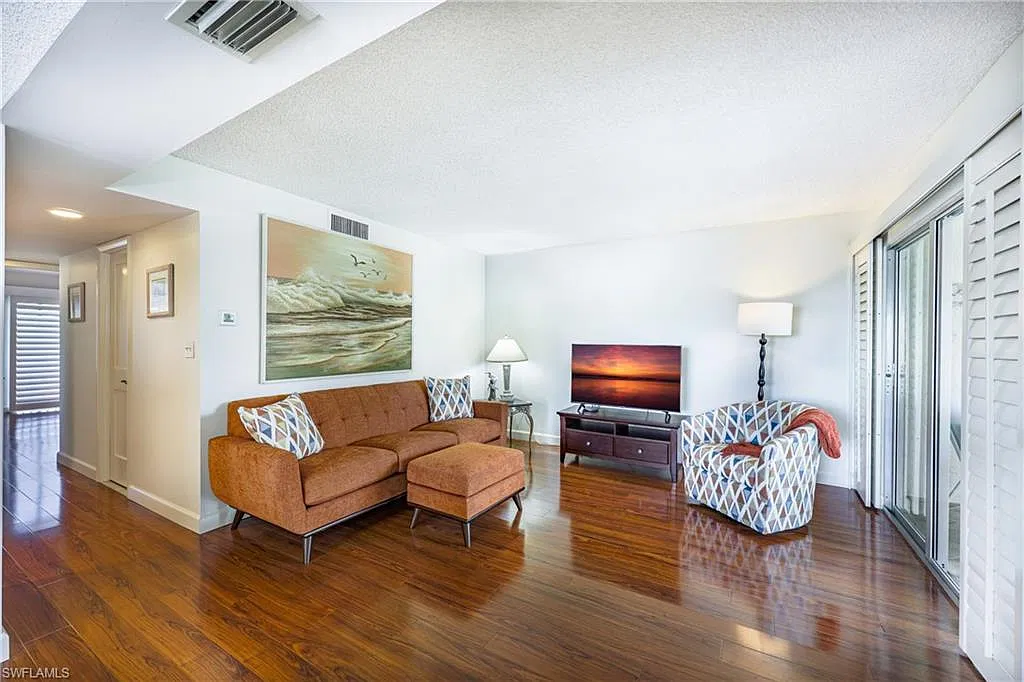 2 bed, 2.0 bath, 1116 sqft, $8,500 — Photo 1