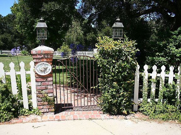 secret pathways, hidden treasures...