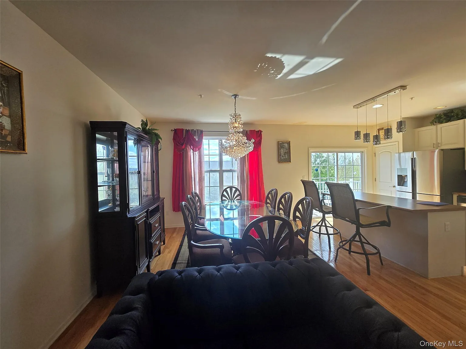 2 bed, 2020 sqft, $3,200 — Photo 4