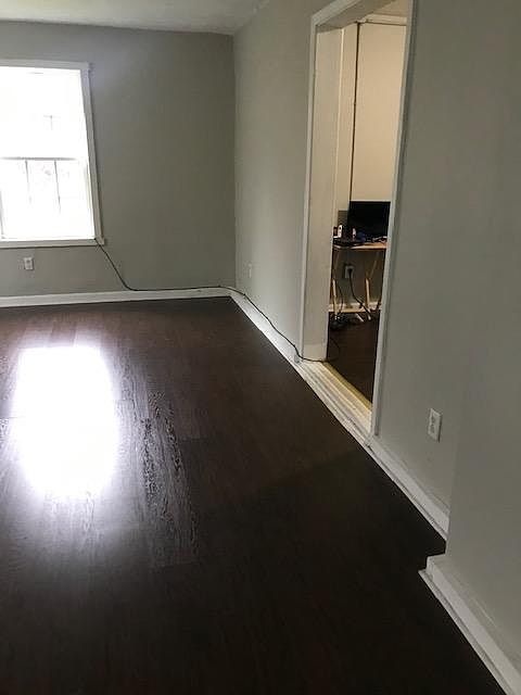 2nd image of 2548 Pharr Ave