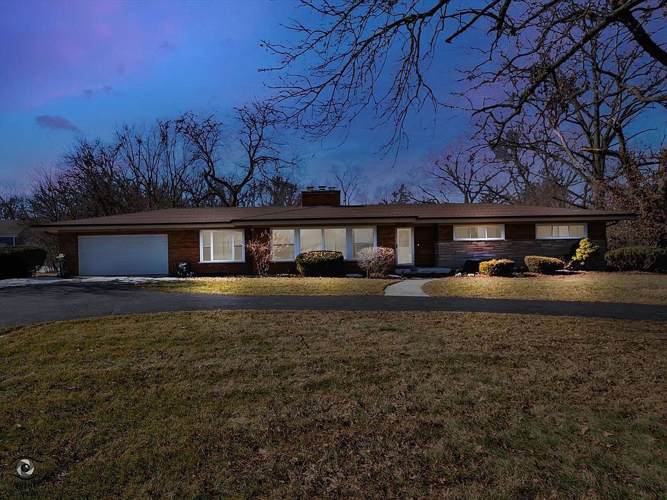 1st image of 31 Graymoor Ln