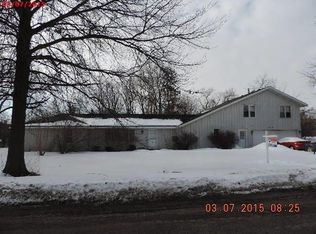 121 E Council Trl, Arlington Heights, IL 60005