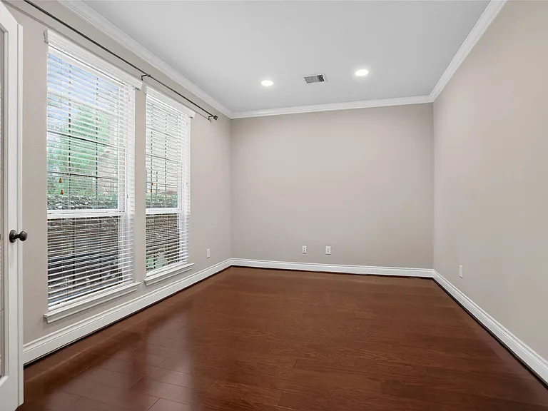 6535 Arroyo Springs Ln — Photo 20