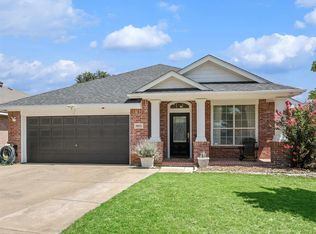 9800 Autumn Sage Dr, Fort Worth, TX 76108