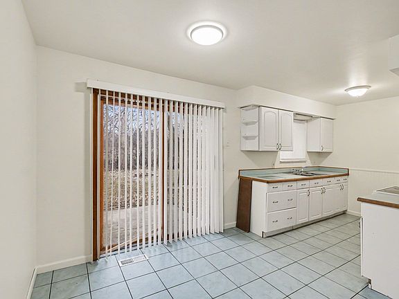 5th image of 3505 Ridgecliffe Dr