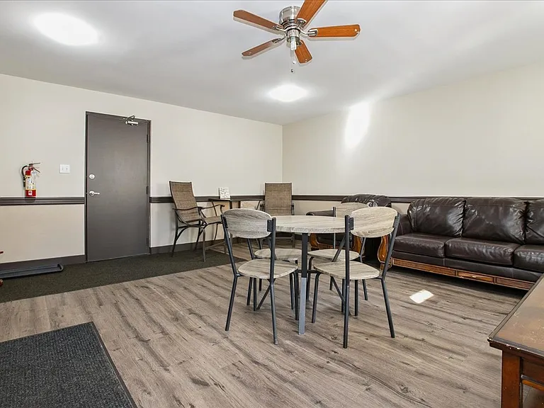 142 Allard St — Photo 24