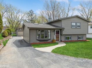 1520 Clayton Marsh Dr, Lake In The Hills, IL 60156