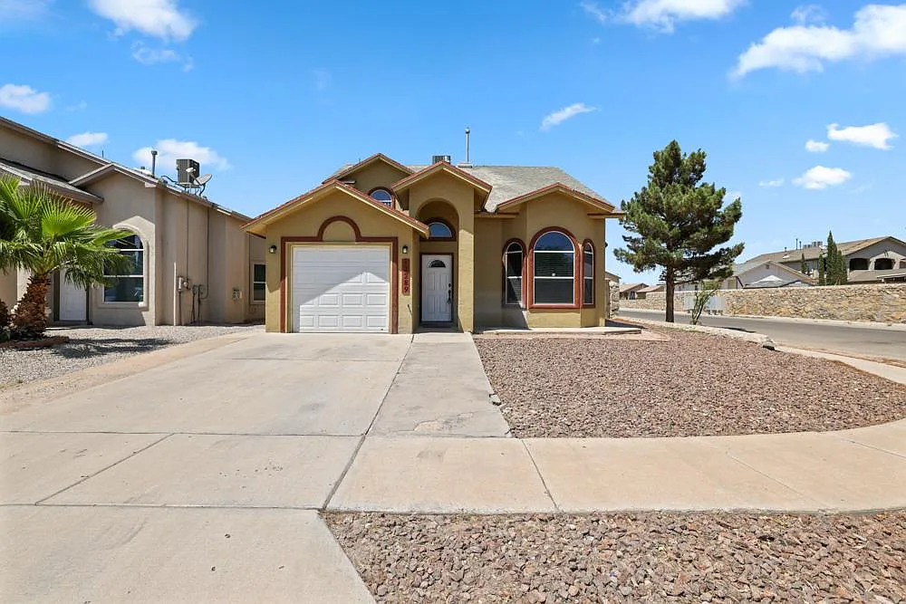 4 bed, 1574 sqft, $1,650 — Photo 2