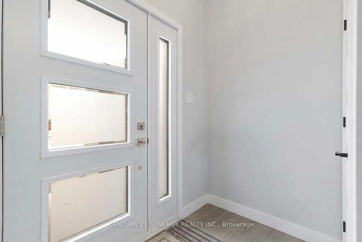 3 bed, $2,250 — Photo 3