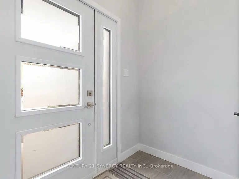 68 Villeneuve Dr — Photo 3