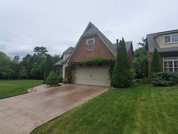 2nd image of 10463 Wellington Chase Ln