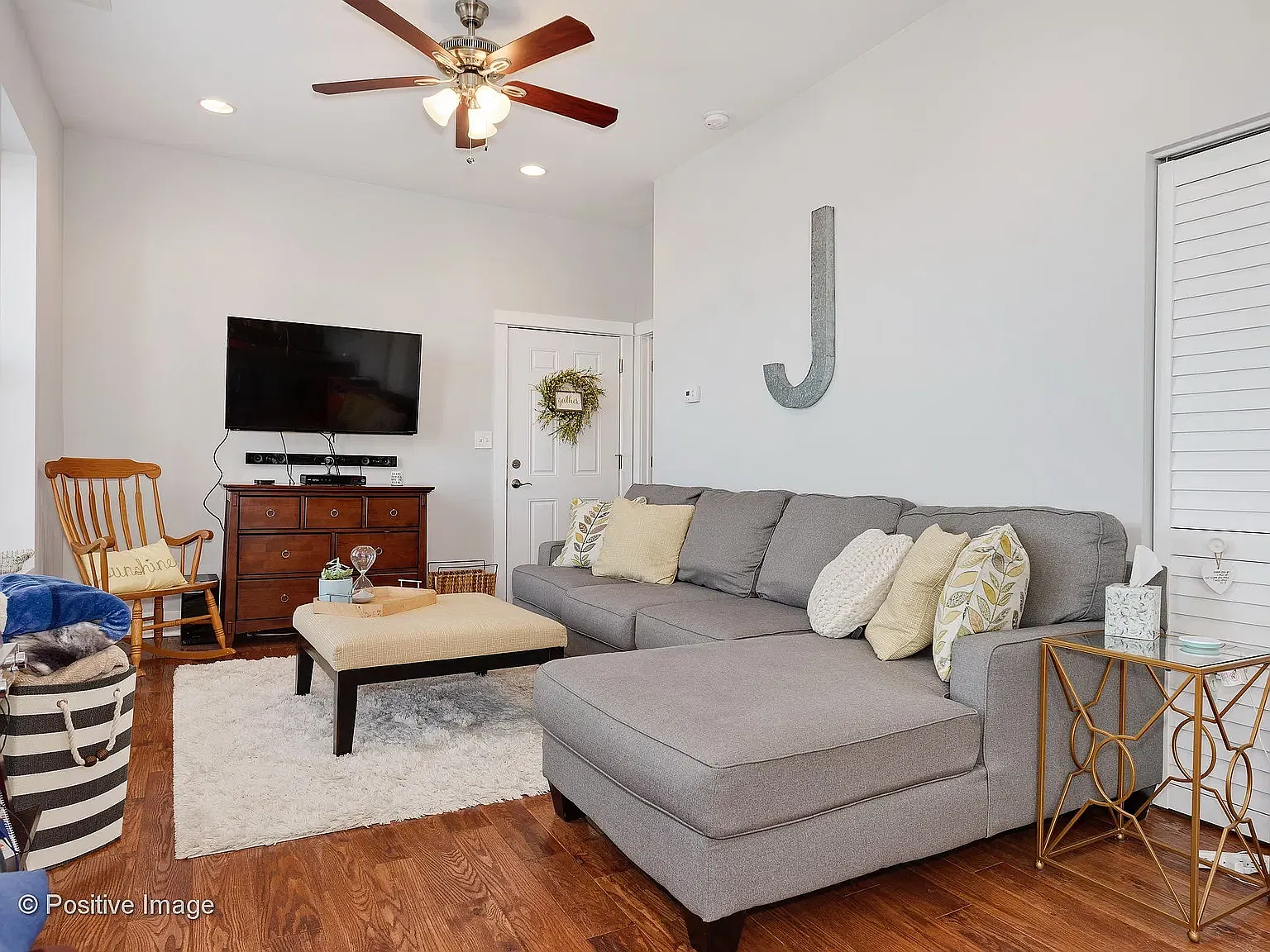 2 bed, 1100 sqft, $2,925 — Photo 3