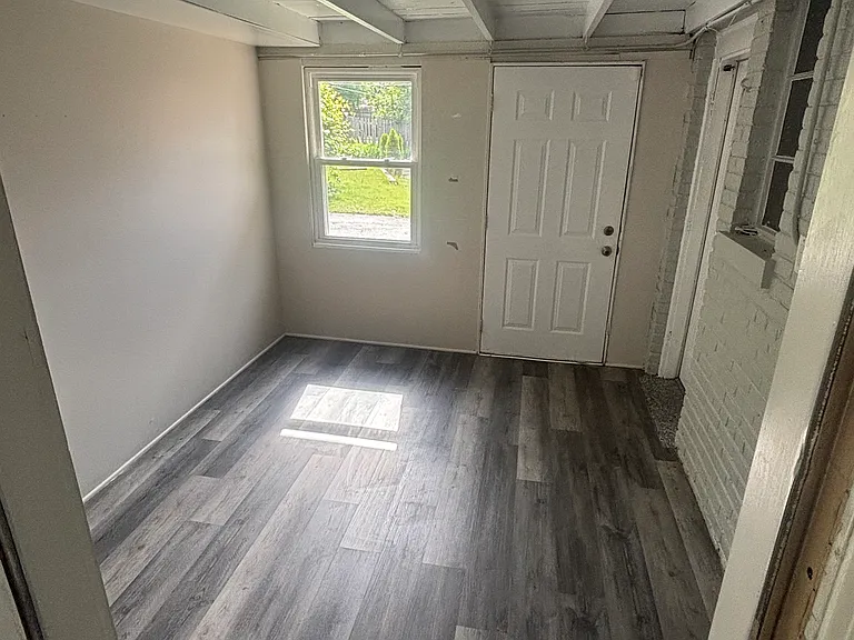 2113 Hawthorne Rd — Photo 7