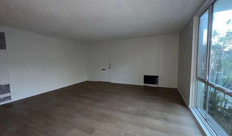 1625 Raymond Hill Rd #5 — Photo 2