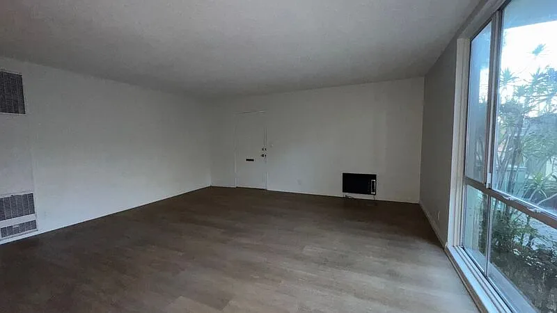 Building Photo - 1625 Raymond Hill Rd #5