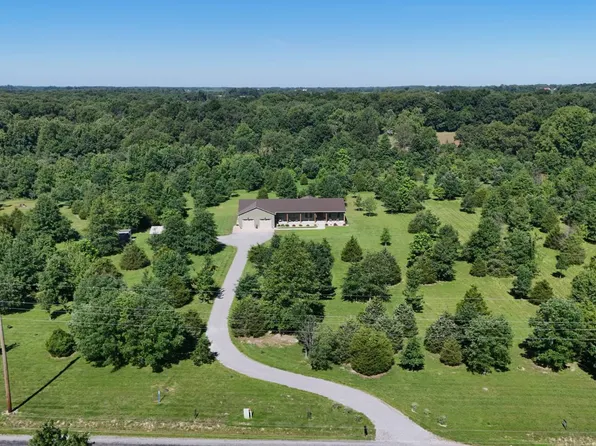 1771 County Road 1025 E, Cisne, IL 62823