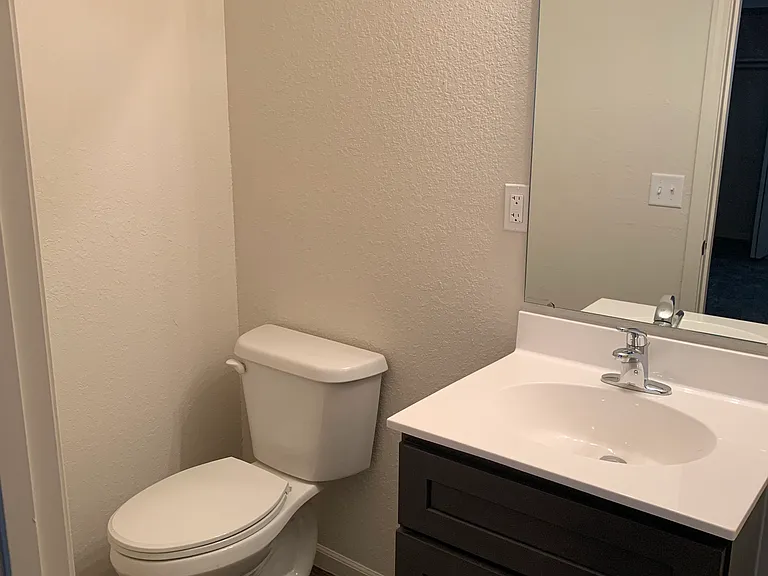 Golfview Apartments — Photo 22