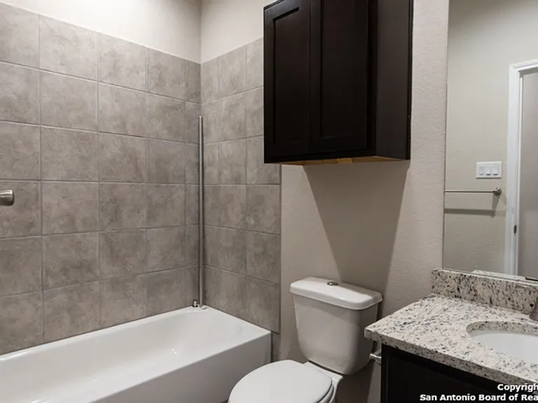 602 Grayson Ln — Photo 18