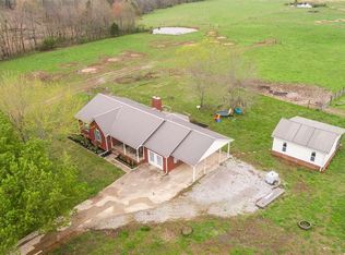 19 Lemon Ln, Elora, TN 37328