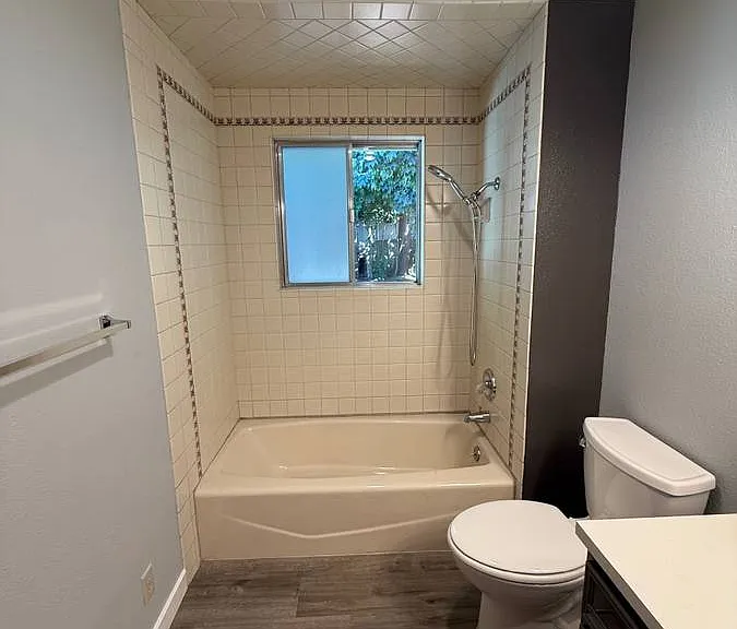 2095 Primrose St — Photo 14