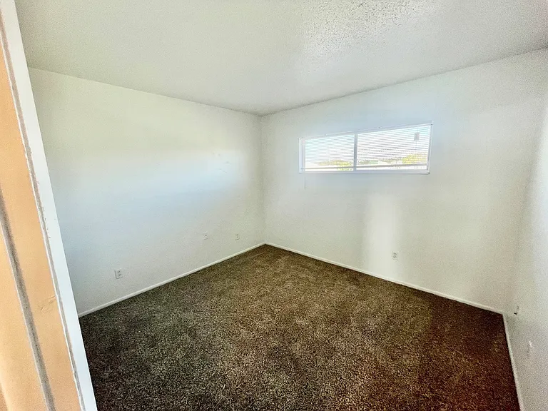 Applegate Apartment — Photo 16