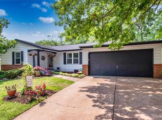 1218 Green Knoll Dr, Fenton, MO