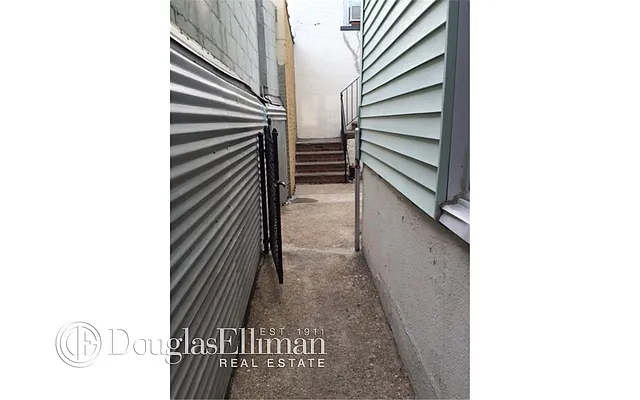 Rented by Douglas Elliman | media 31